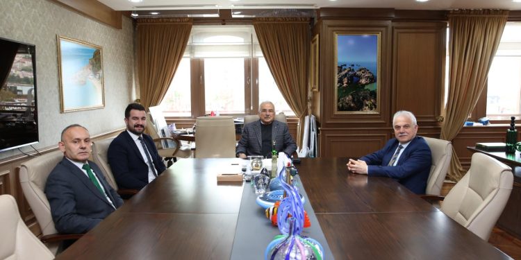 Piraziz Belediye Başkanımız M. Esat  Ayyıldız’dan  Ordu Büyükşehir Belediye Başkanı Hilmi Güler’e ziyaret!